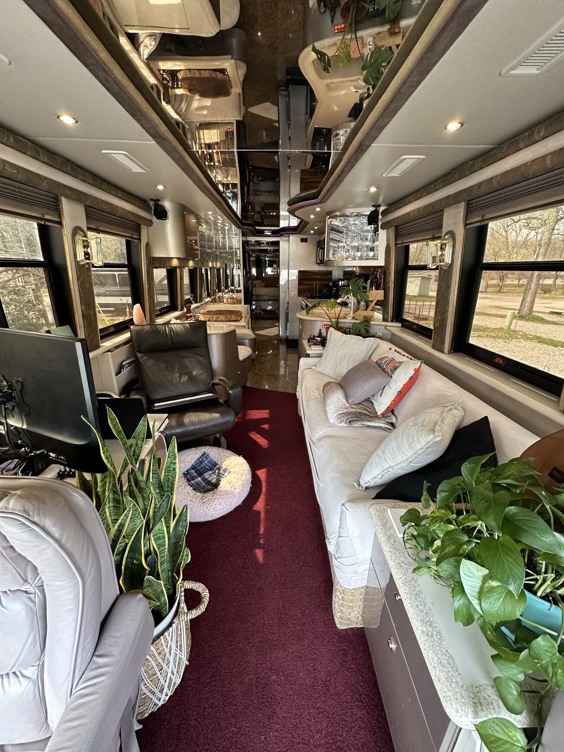 1998 Prevost XL-45 Luxury Coach Conversion - Detroit Series 60 / Allison - 1-Bedroom Entertainer Coach