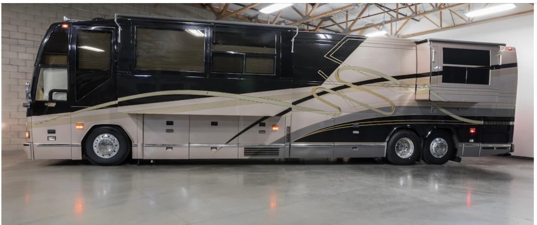 H3-45 Prevost Featherlight-Vogue 2-Slides