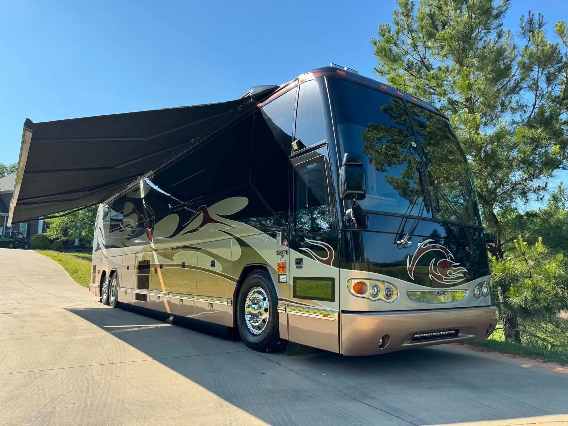 2005 Prevost H345 Motorcoach