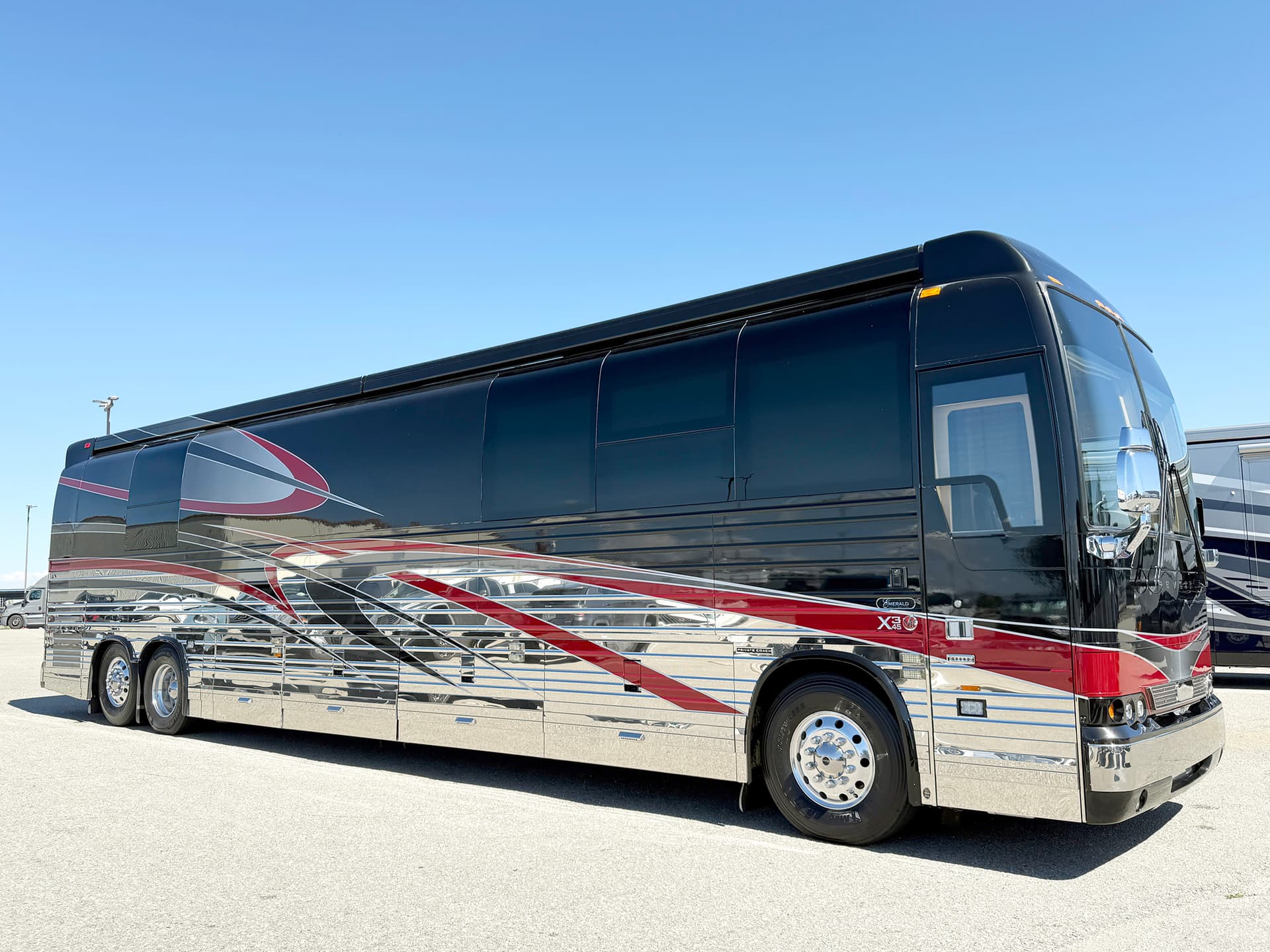 2017 Emerald Prevost X3-45