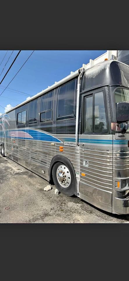 1987 Prevost XL Le Mirage Marathon Conversion