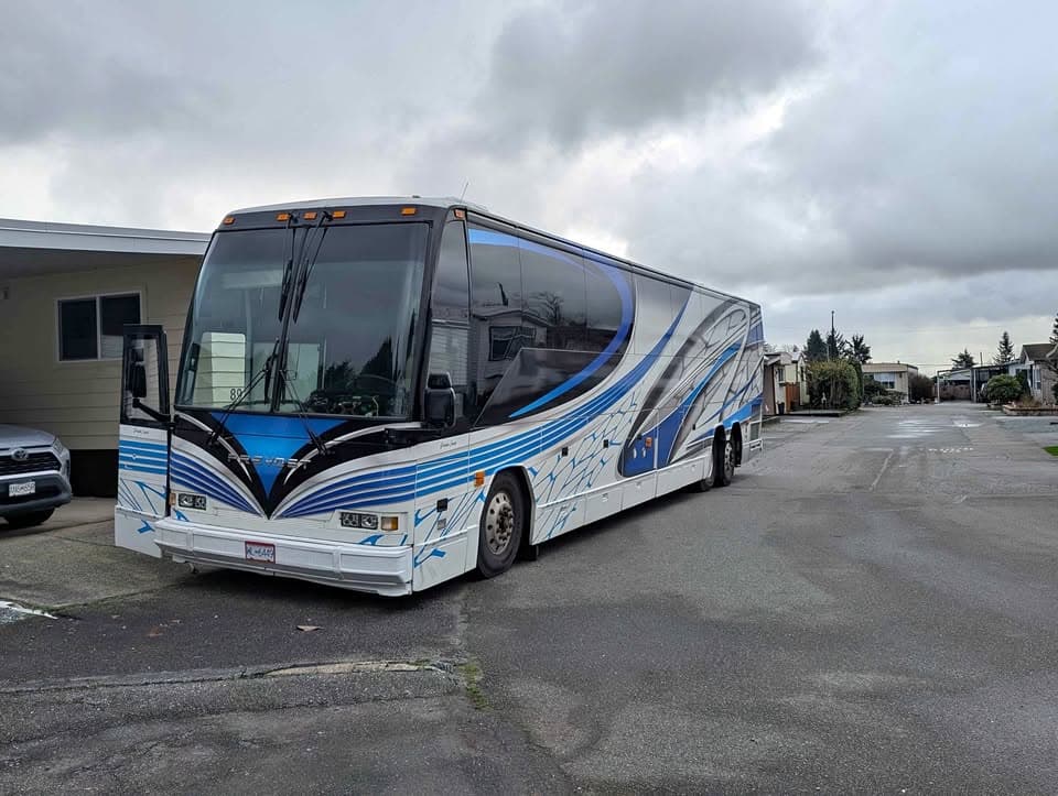2000 Prevost H3 45