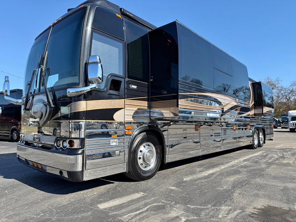 2012 Liberty Prevost XLII Owned and Designed by Travis Tritt