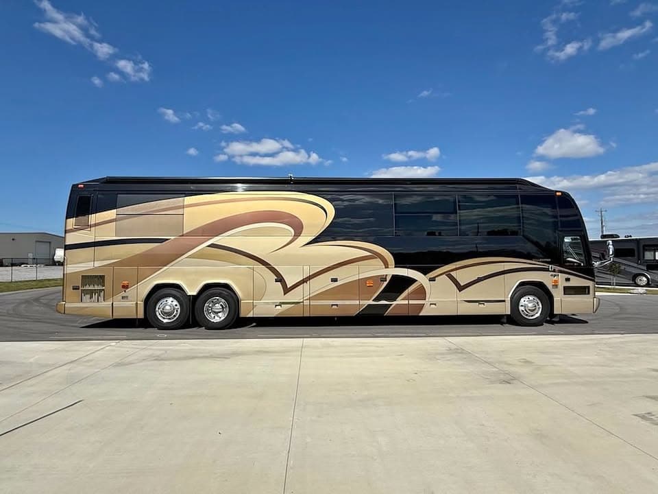 2008 Prevost Millennium H3-45 Double Slide