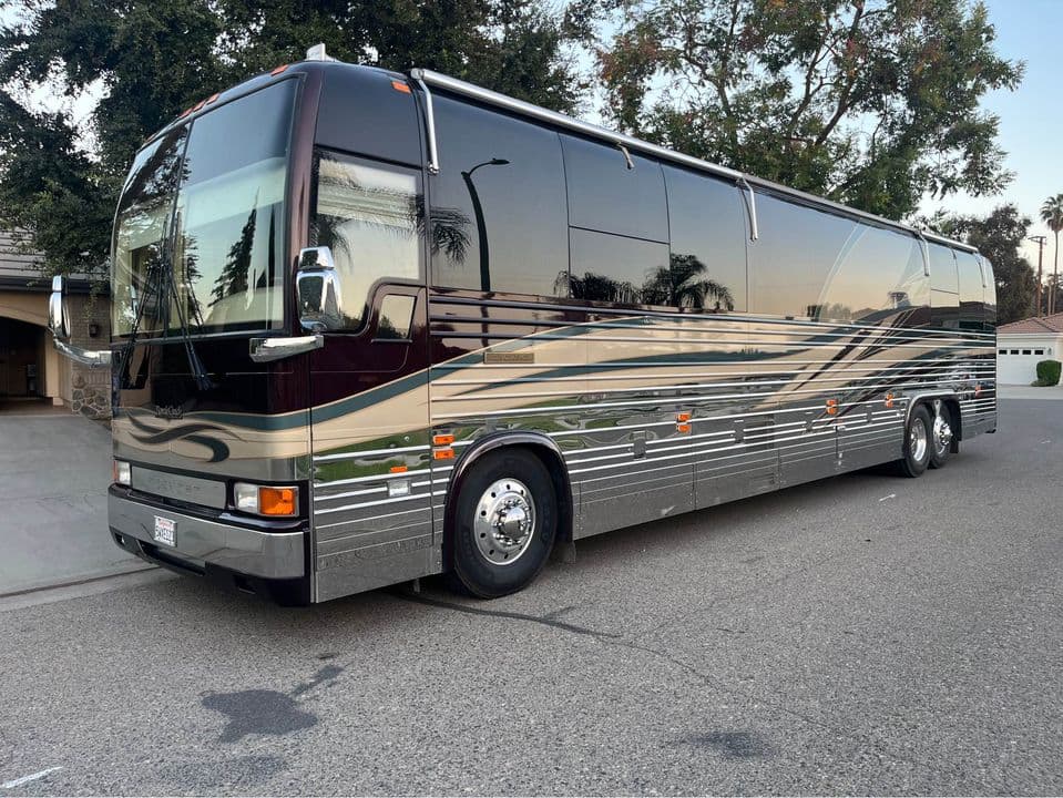 2001 Royale Coach by Monaco XLII Motorhome