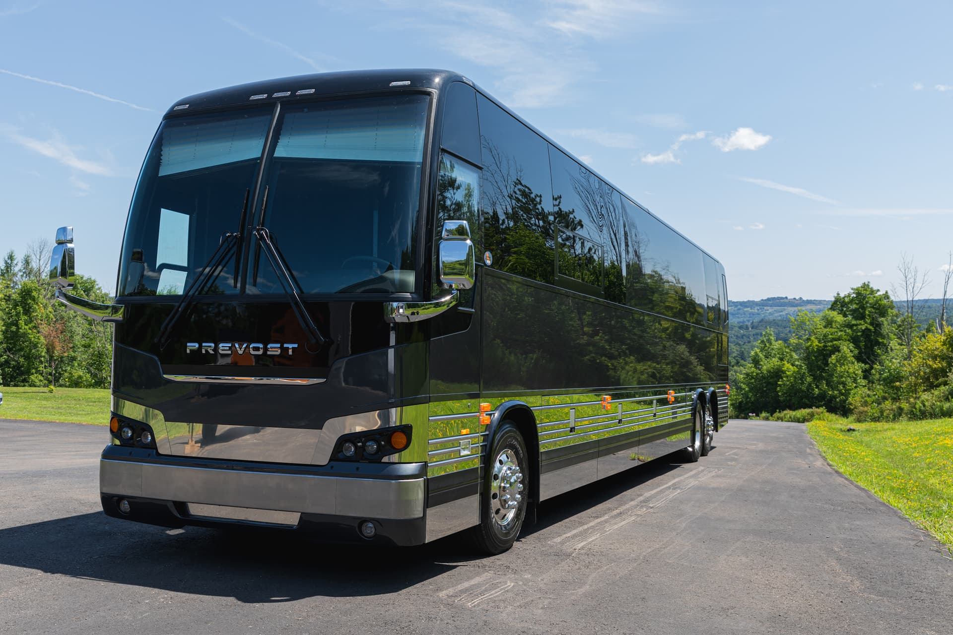 New Build 2026 Prevost X3-45 Entertainer by Nix Coach Interiors